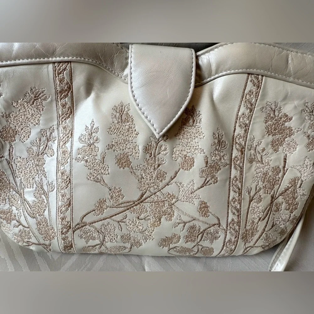 VTG J Renee Cream Floral Embroidered Clutch Bag Button Elegant White Leather